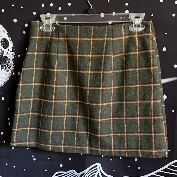 Green Plaid Skirt - Picture 2 of 7